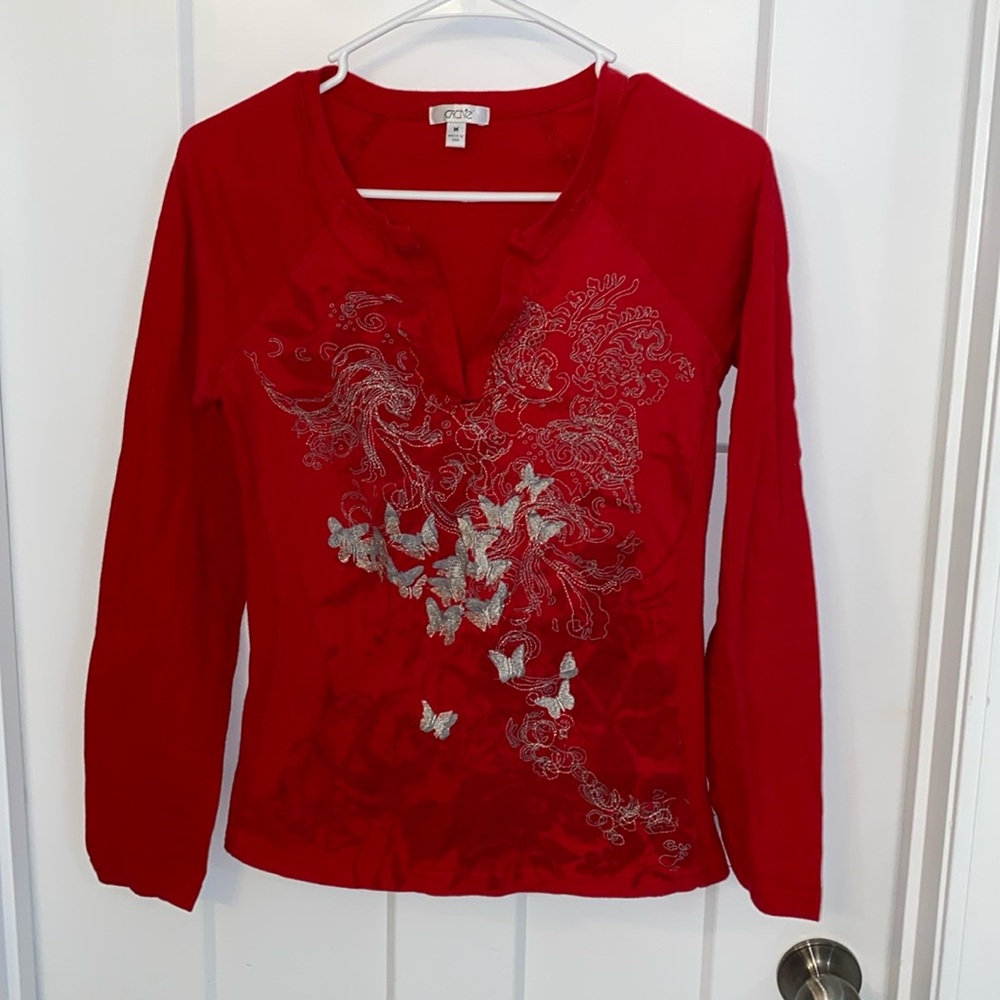 Cache Red top